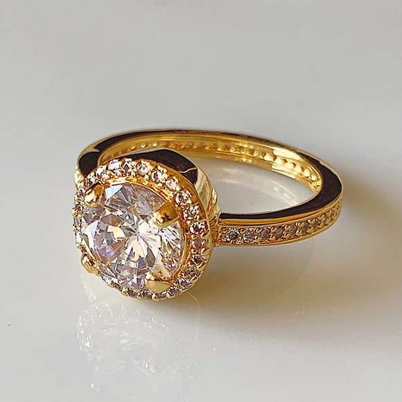 henri bendel Jewelry - HENRI BENDEL gold crystal ring size7